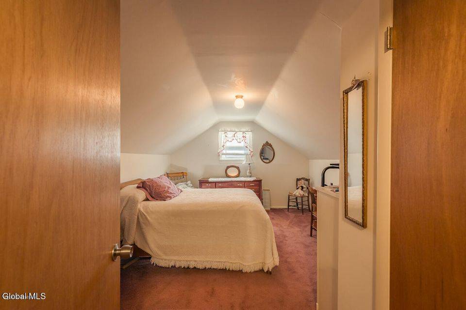 #23 photo, 32 W. 12th Ave., Gloversville , NY 12078