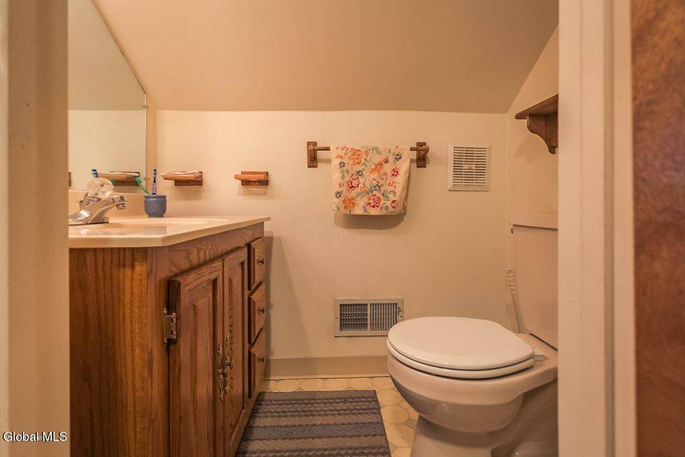 #24 photo, 32 W. 12th Ave., Gloversville , NY 12078