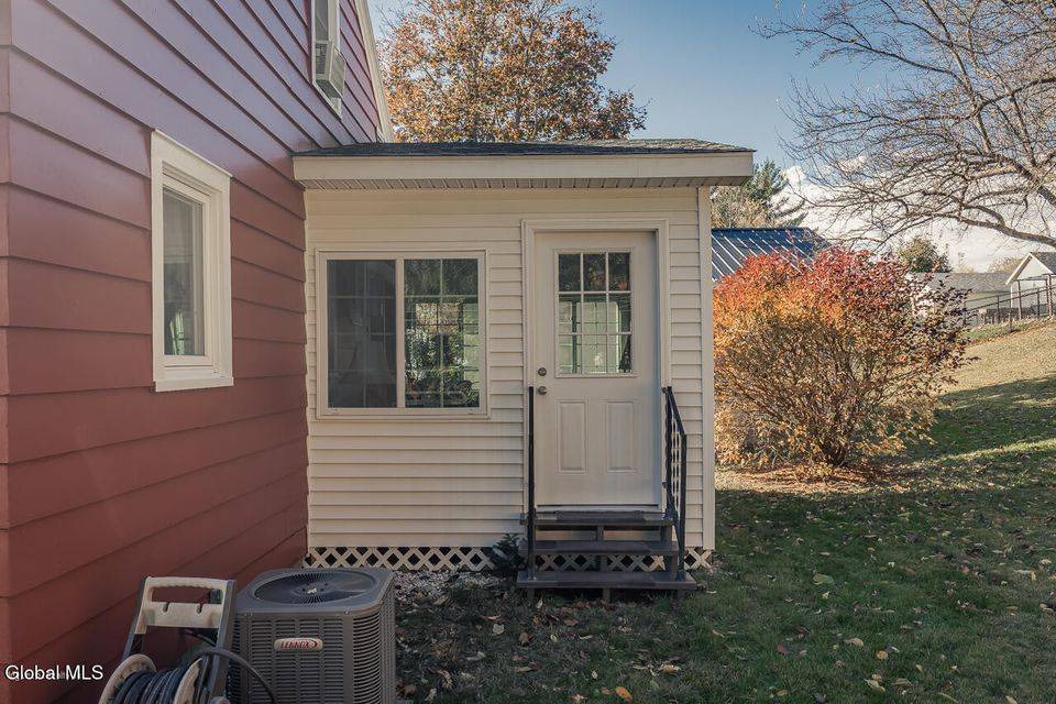 #31 photo, 32 W. 12th Ave., Gloversville , NY 12078