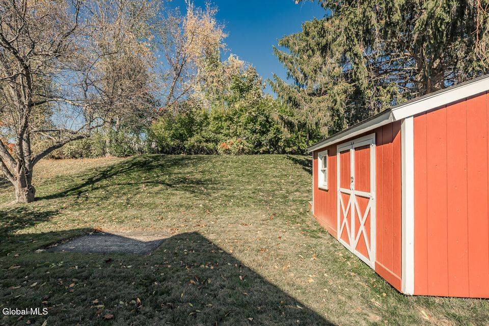 #33 photo, 32 W. 12th Ave., Gloversville , NY 12078