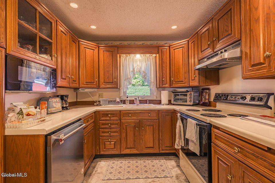 #8 photo, 32 W. 12th Ave., Gloversville , NY 12078