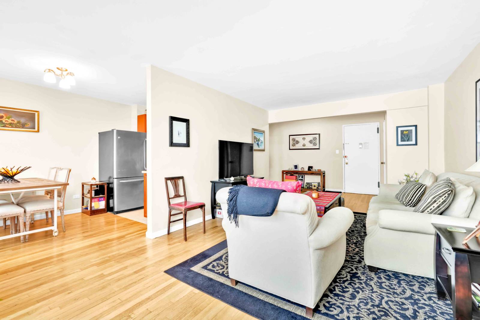 #7 photo, 209-10 41 Ave, Bayside , NY 11361