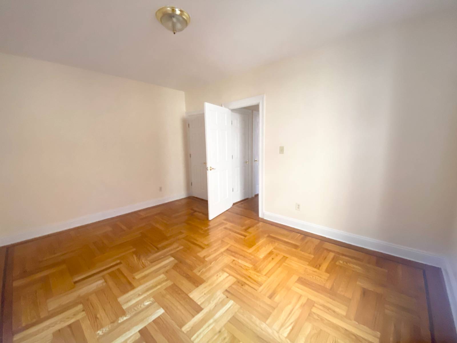 #7 photo, Marine Ave & 95th Street, Fort Hamilton , NY 11209