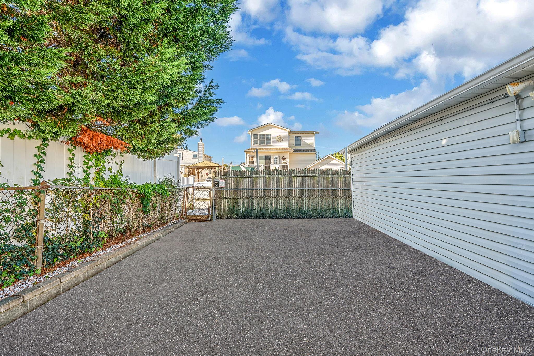 #5 photo, 504 Fire Island Avenue, Babylon , NY 11702