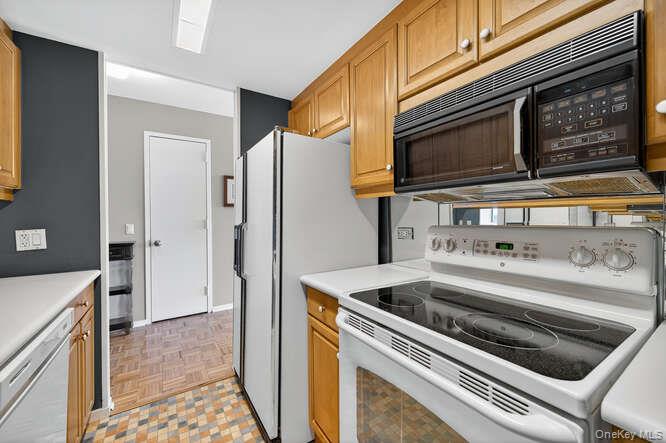 #14 photo, 111 Cherry Valley Avenue, Garden City , NY 11530