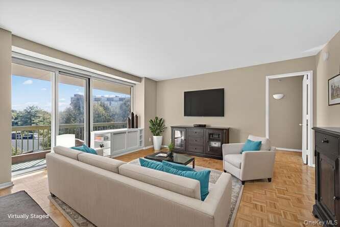 #4 photo, 111 Cherry Valley Avenue, Garden City , NY 11530