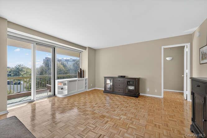 #5 photo, 111 Cherry Valley Avenue, Garden City , NY 11530