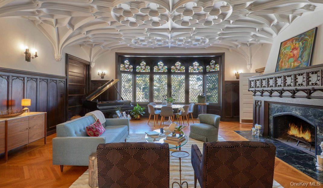 #4 photo, 61 Crows Nest Road, Tuxedo Park , NY 10987