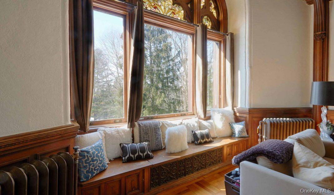 #9 photo, 61 Crows Nest Road, Tuxedo Park , NY 10987