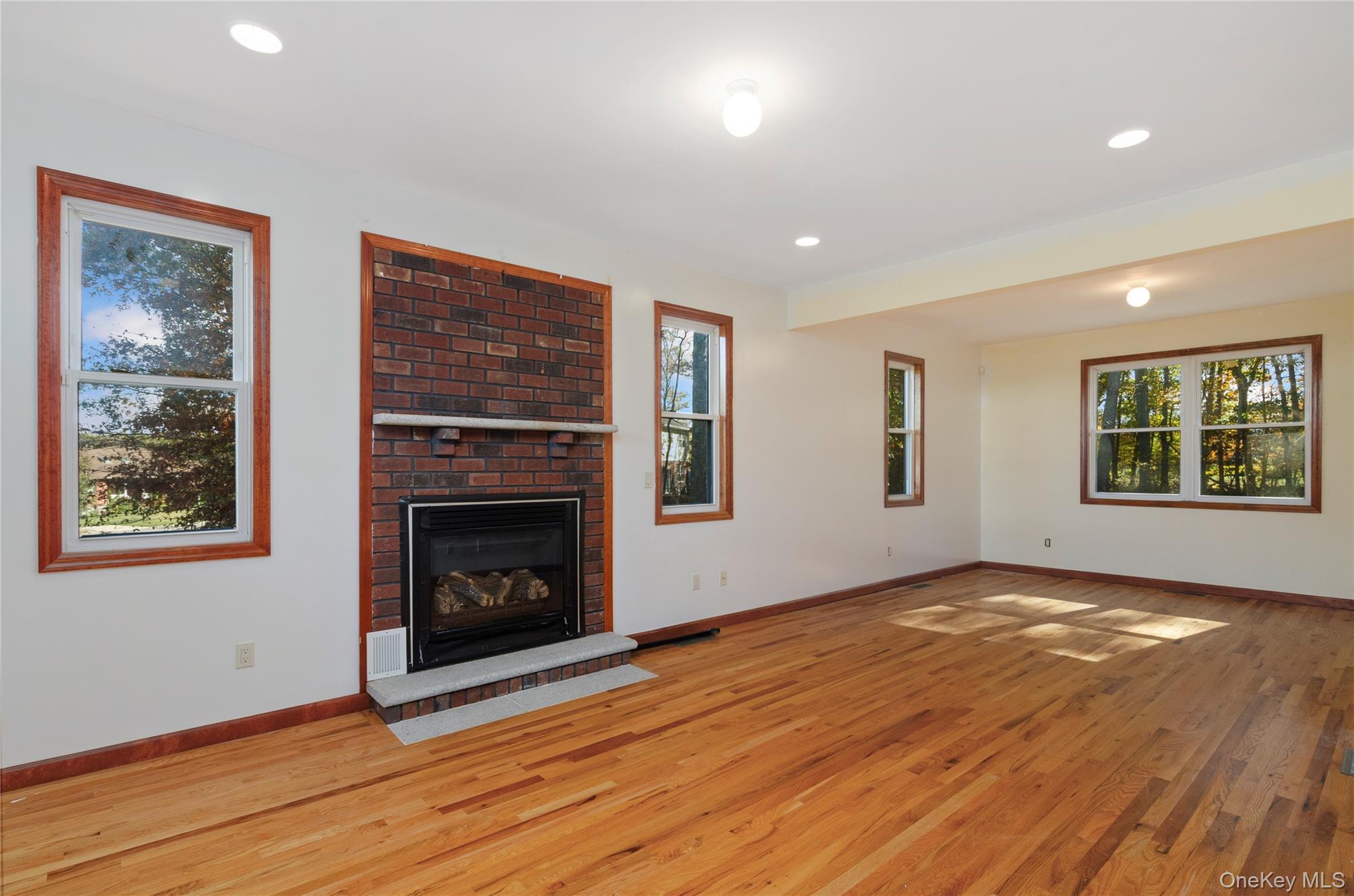 #4 photo, 59 Mastro Road, サフォーク郡 Calverton , NY 11933