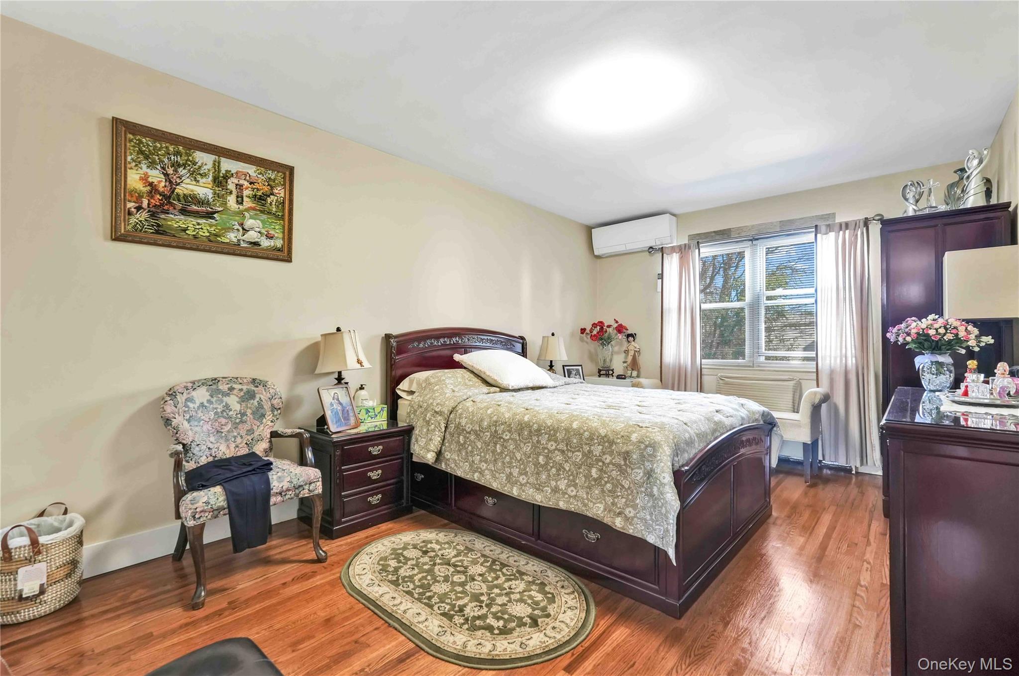 #12 photo, 37-15 24th Avenue, Astoria , NY 11103