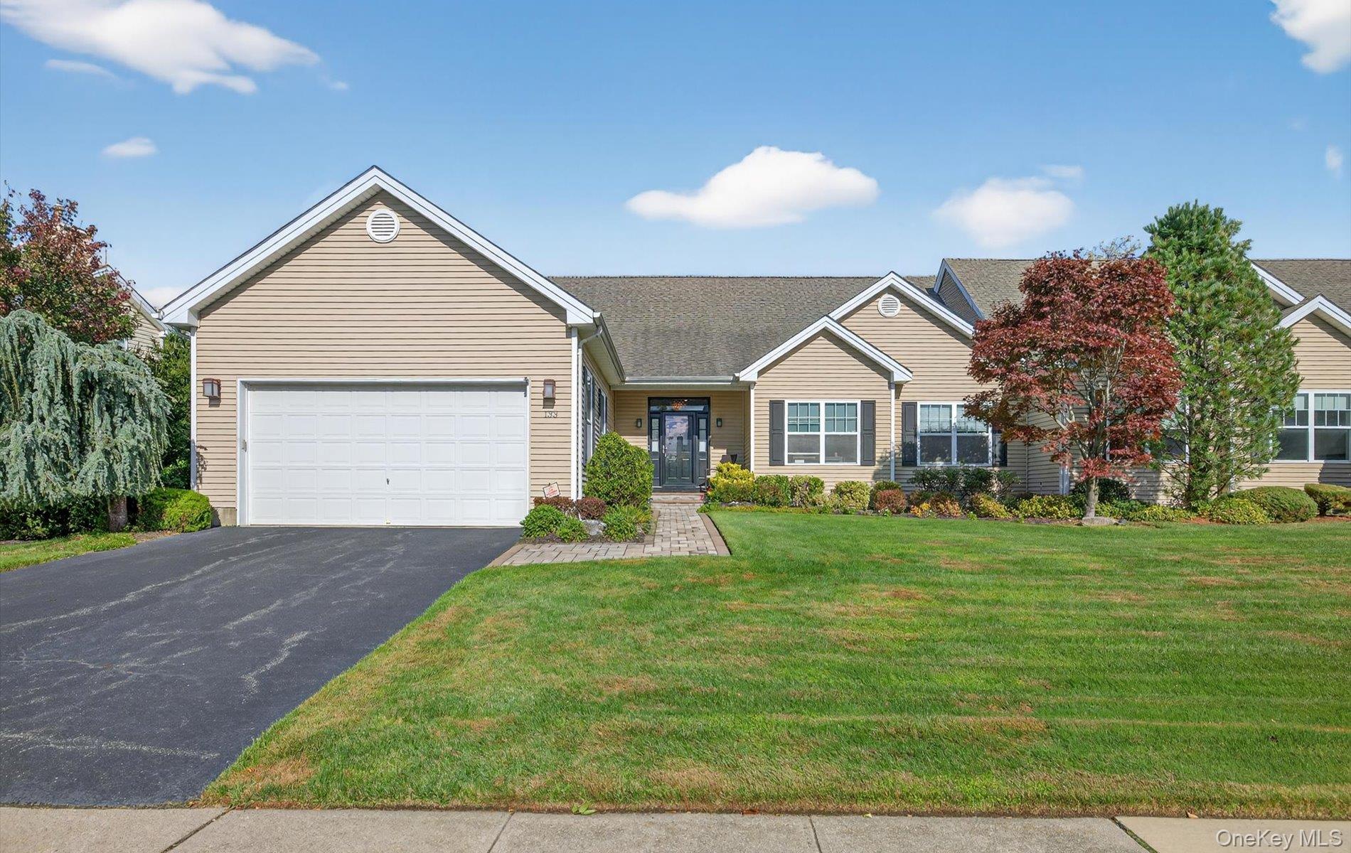 #1 photo, 133 Breeley Boulevard, サフォーク郡 Melville , NY 11747