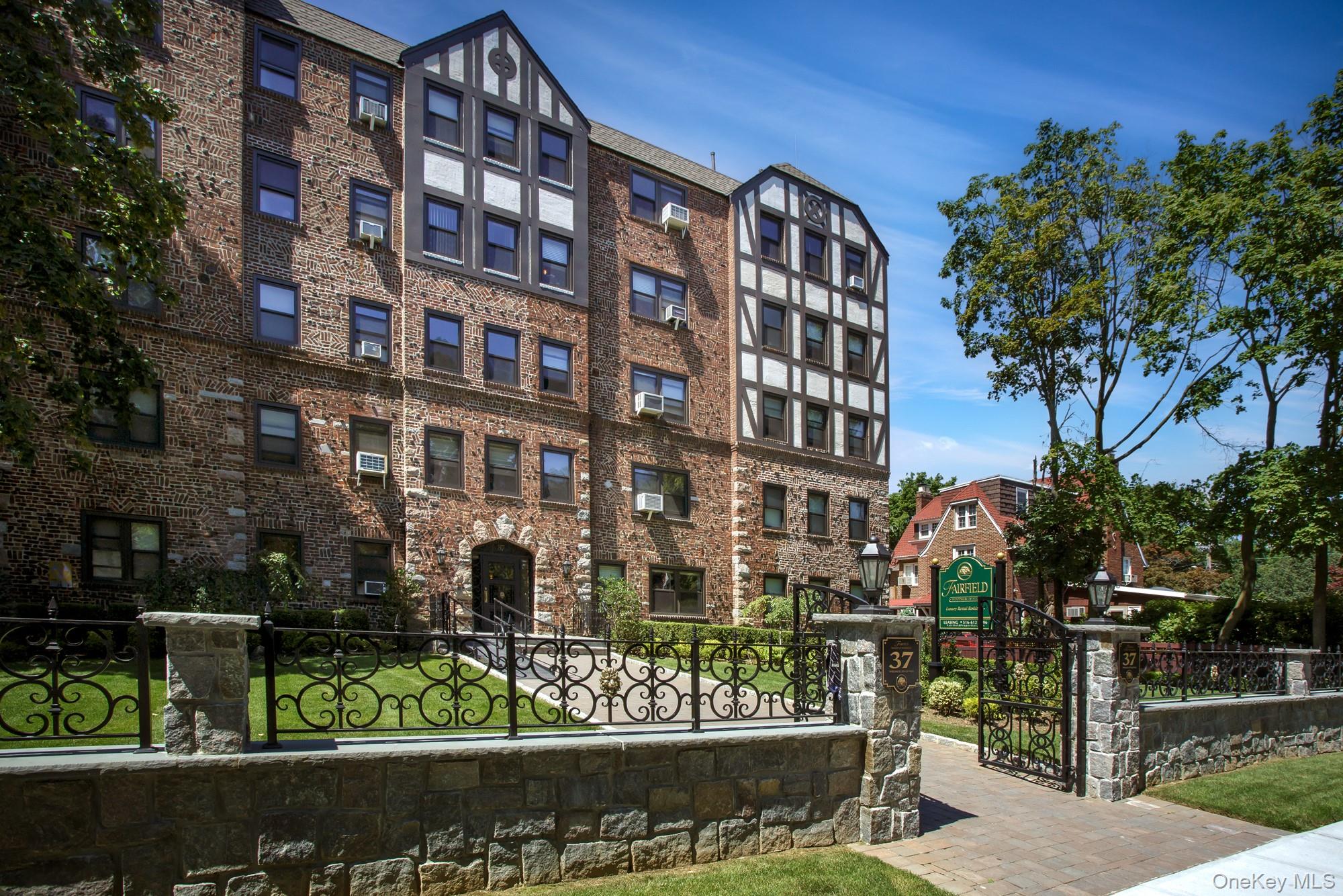 #1 photo, 37 Woodmere Boulevard, ナッソー郡 Woodmere , NY 11598