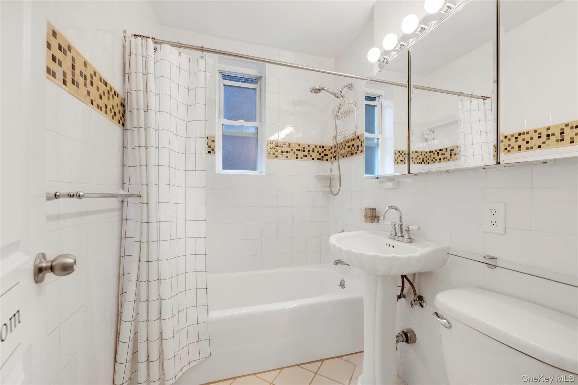 #15 photo, 102-55 67 Drive, クイーンズ区 Forest Hills , NY 11375