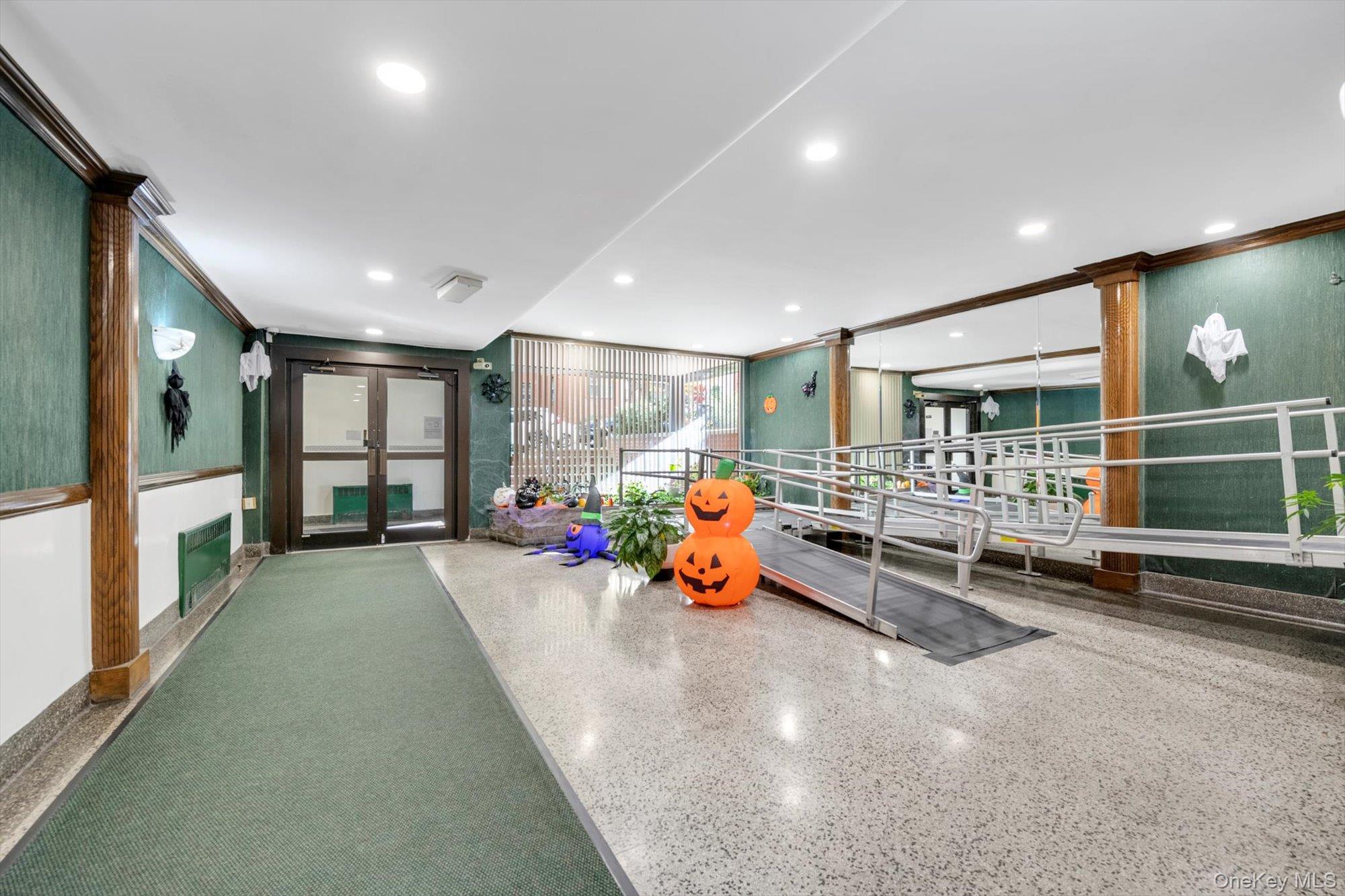 #16 photo, 102-55 67 Drive, クイーンズ区 Forest Hills , NY 11375