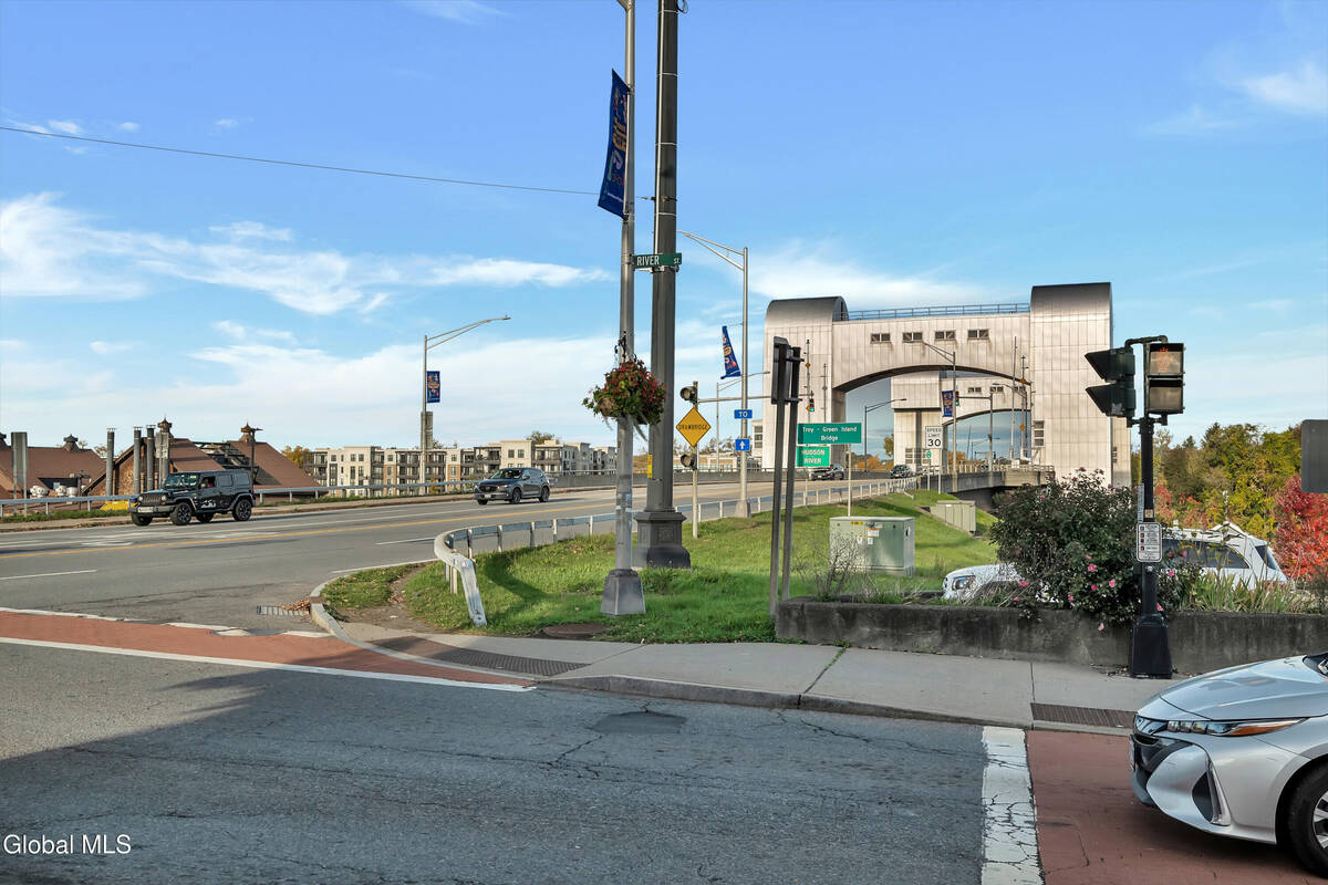 #12 photo, 58-62 King Street, Troy , NY 12180