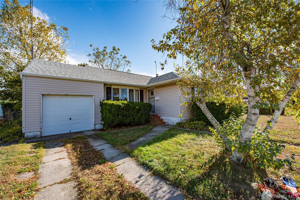 #1 photo, 710 S 4th Street, サフォーク郡 Lindenhurst , NY 11757