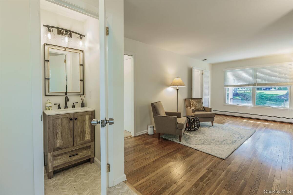 #21 photo, 7 Carriage Lane, サフォーク郡 Setauket , NY 11733