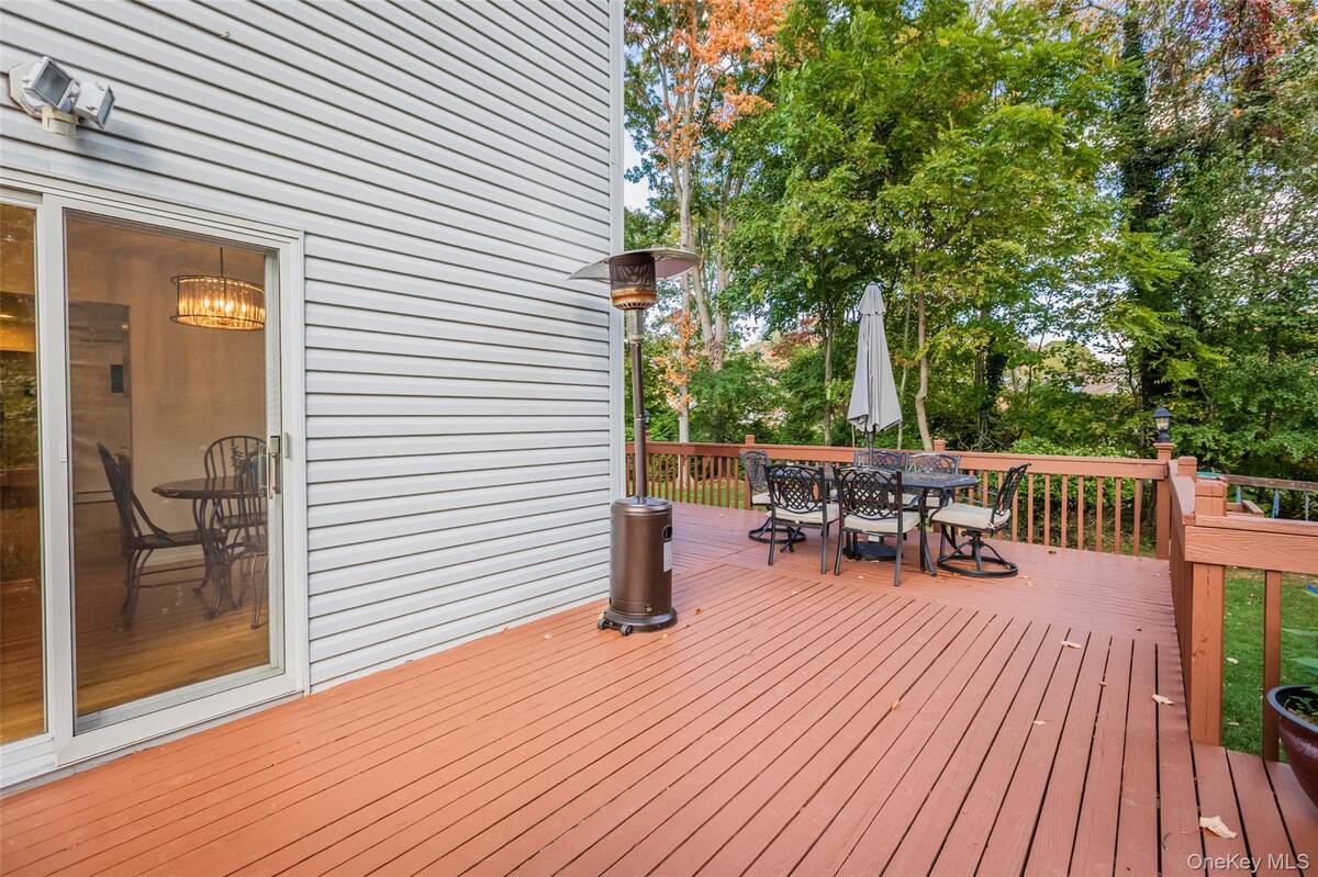 #32 photo, 7 Carriage Lane, サフォーク郡 Setauket , NY 11733