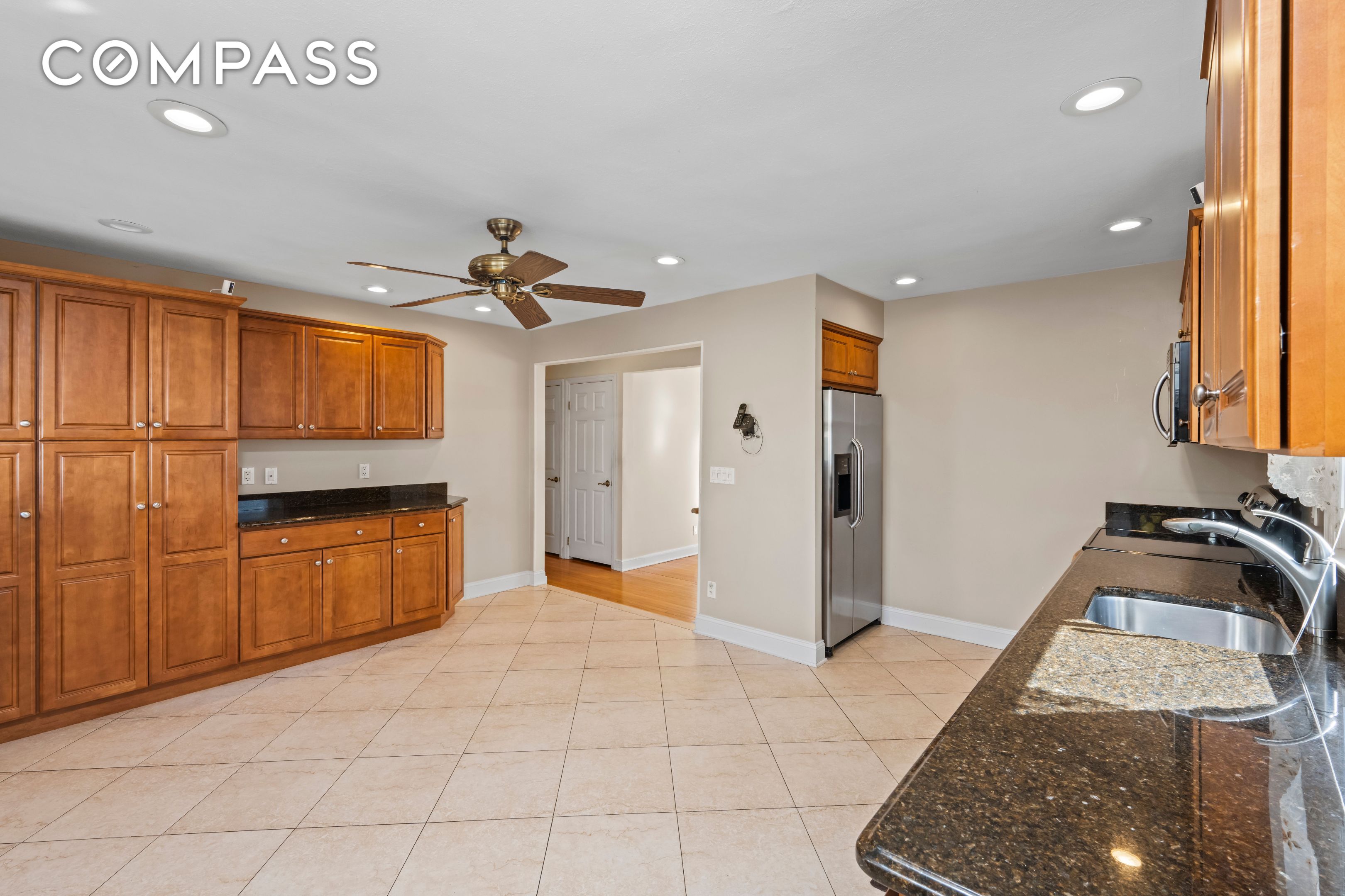 #13 photo, 522 Stewart Avenue, New York City , NY 10314