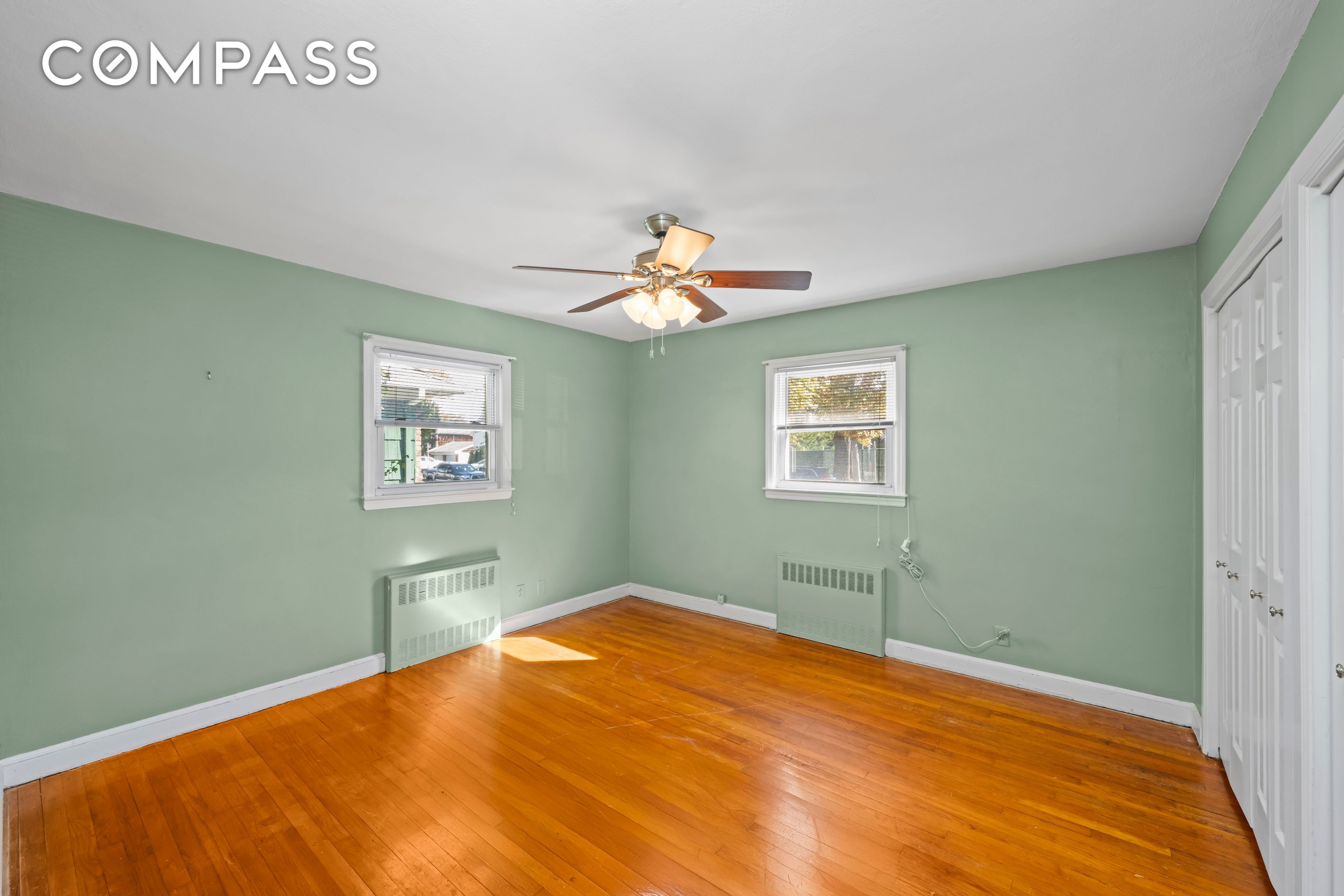 #19 photo, 522 Stewart Avenue, New York City , NY 10314