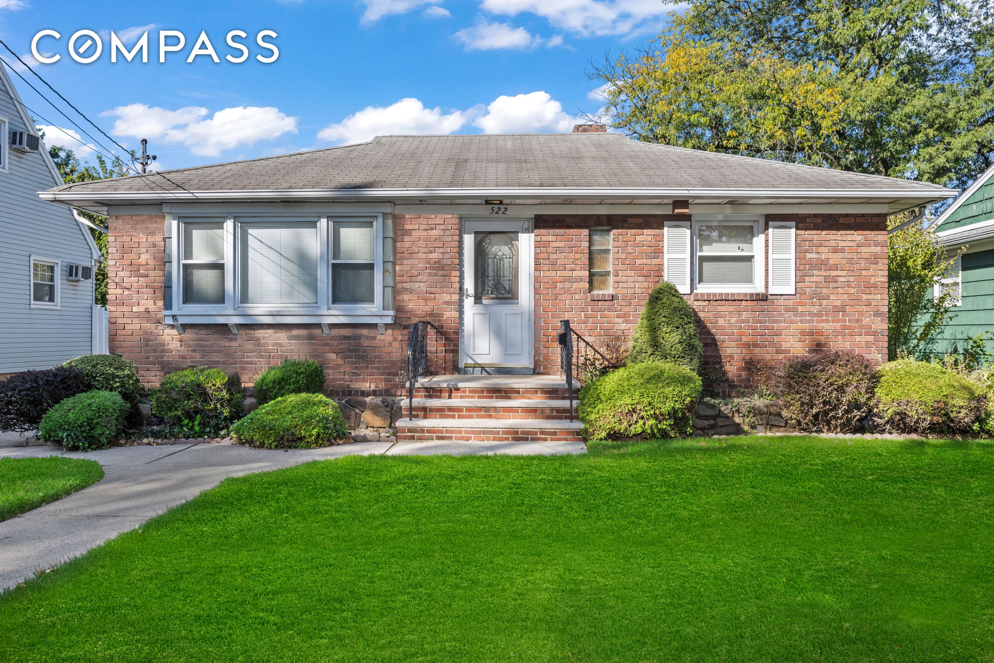 #5 photo, 522 Stewart Avenue, New York City , NY 10314