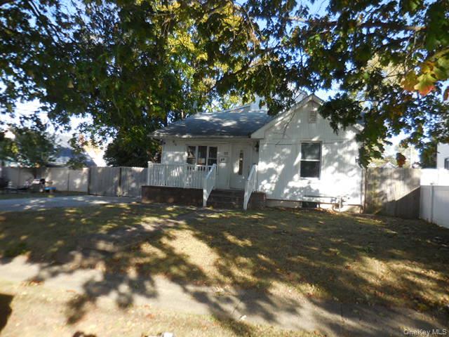 #3 photo, 55 Harris Avenue, Freeport , NY 11520