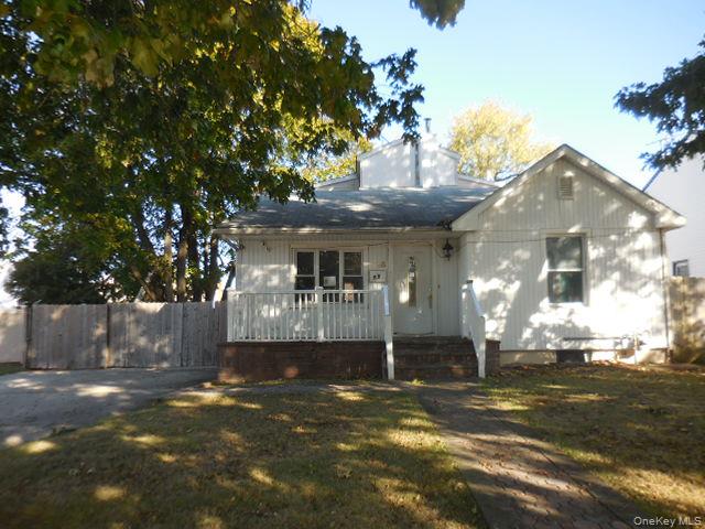 #4 photo, 55 Harris Avenue, Freeport , NY 11520