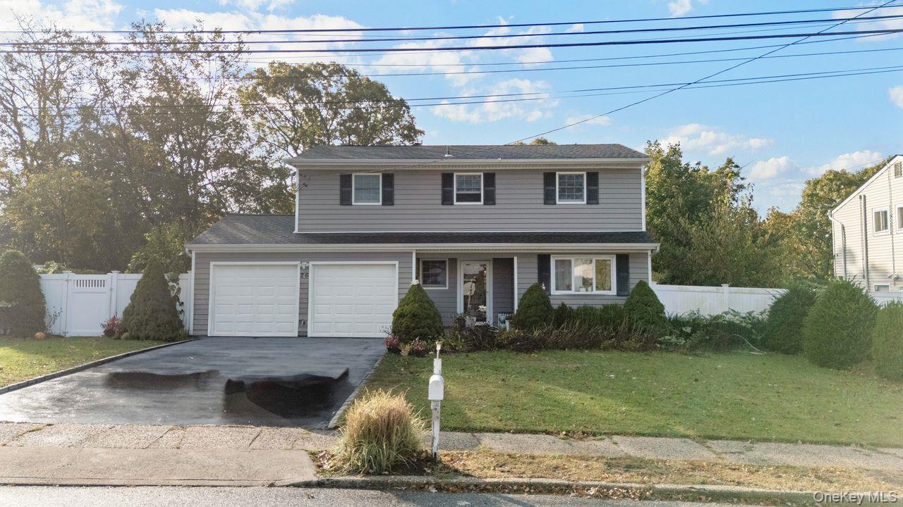 #1 photo, 26 Fran Lane, Selden , NY 11784