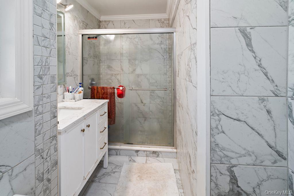 #11 photo, 26 Fran Lane, Selden , NY 11784