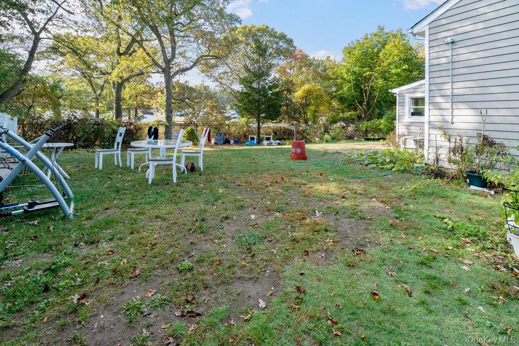 #19 photo, 26 Fran Lane, Selden , NY 11784