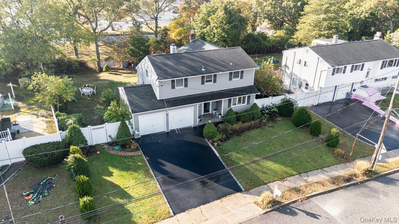 #4 photo, 26 Fran Lane, Selden , NY 11784