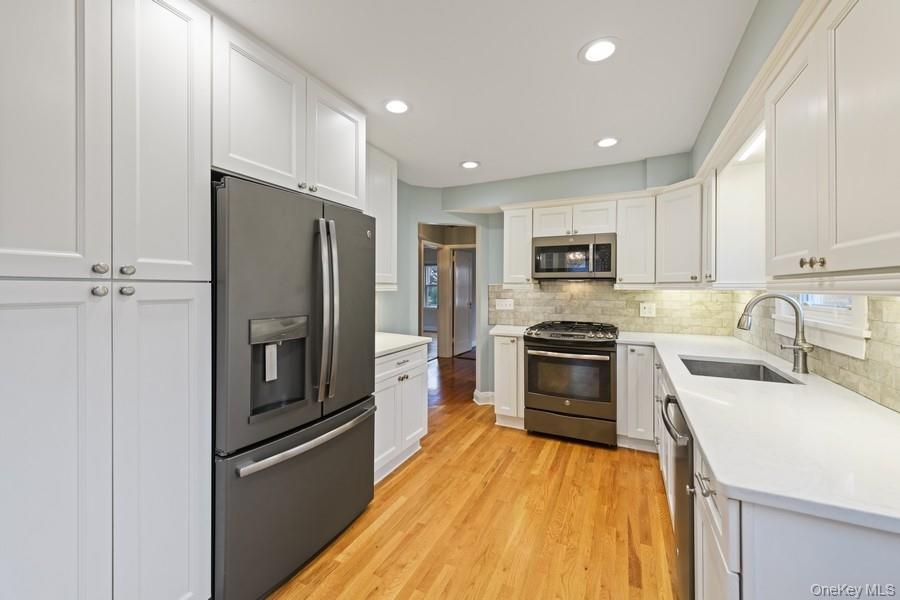 #3 photo, 90 Beverly Avenue, ナッソー郡 Floral Park , NY 11001