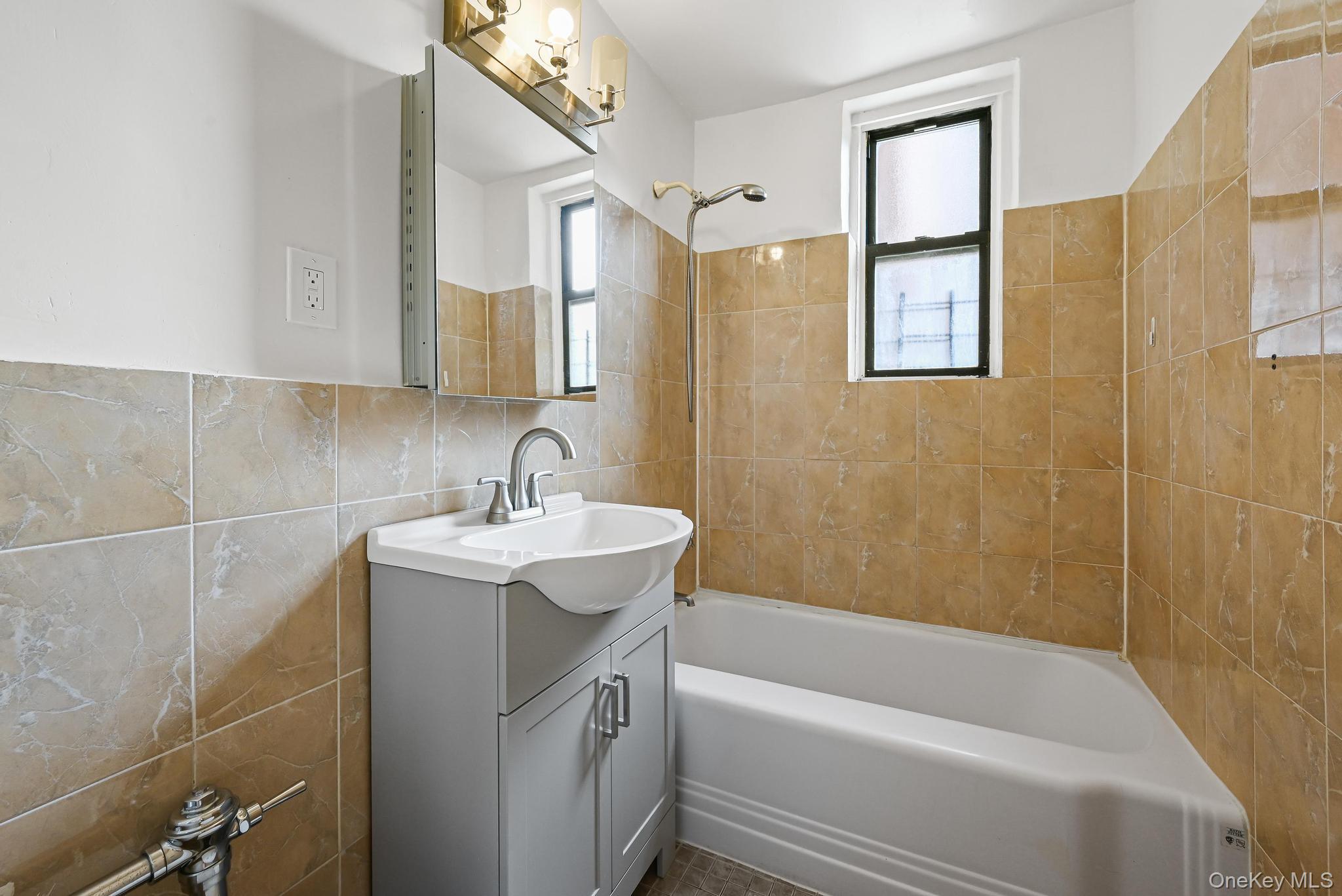 #8 photo, 3751 86th Street, Jackson Heights , NY 11372