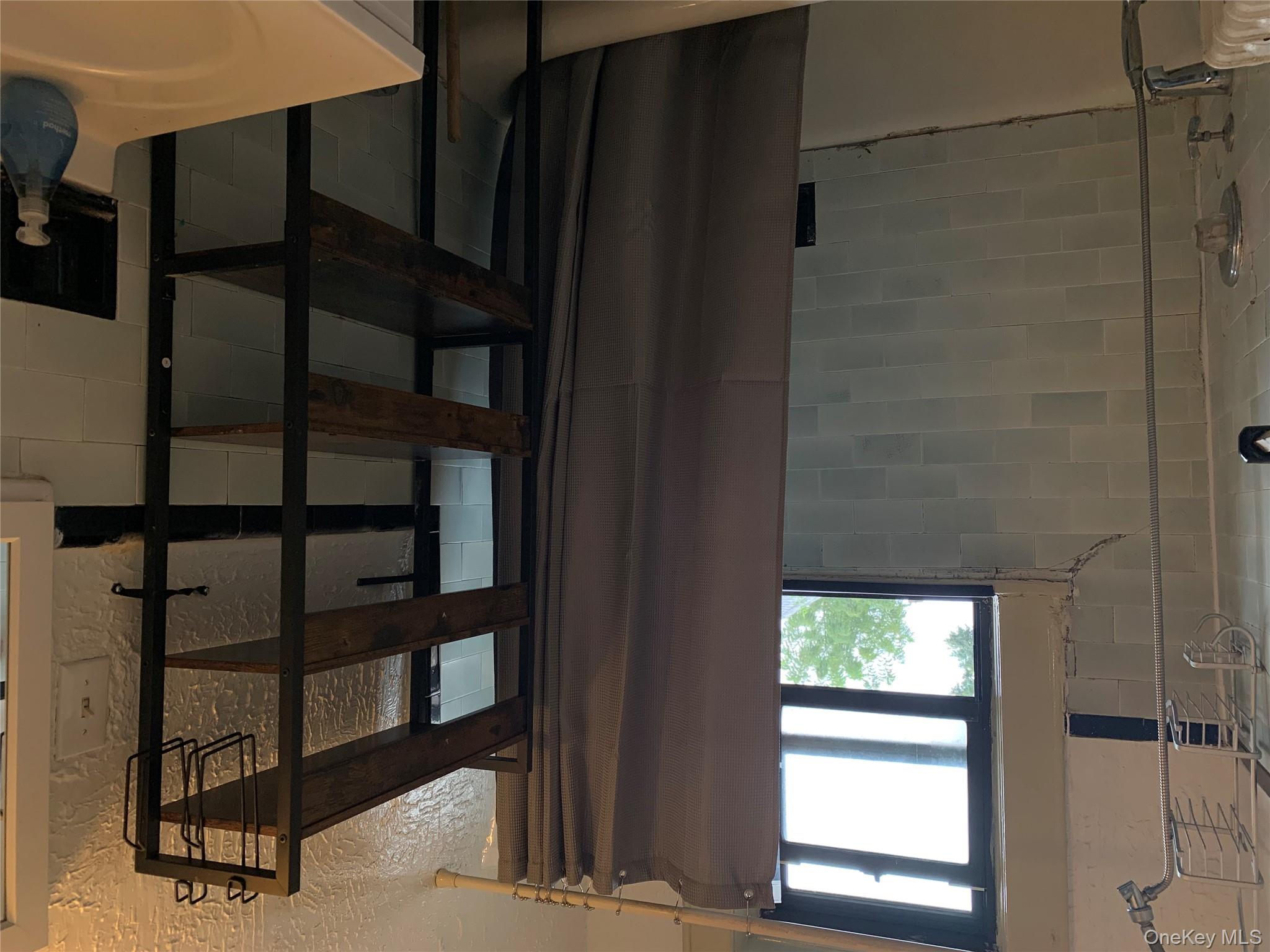 #5 photo, 203 Willis Avenue, ナッソー郡 Mineola , NY 11501