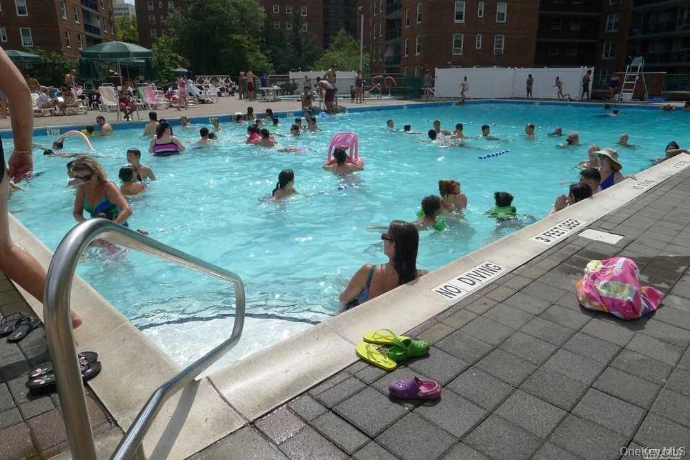 #15 photo, 61-55 98th Street, クイーンズ区 Rego Park , NY 11374