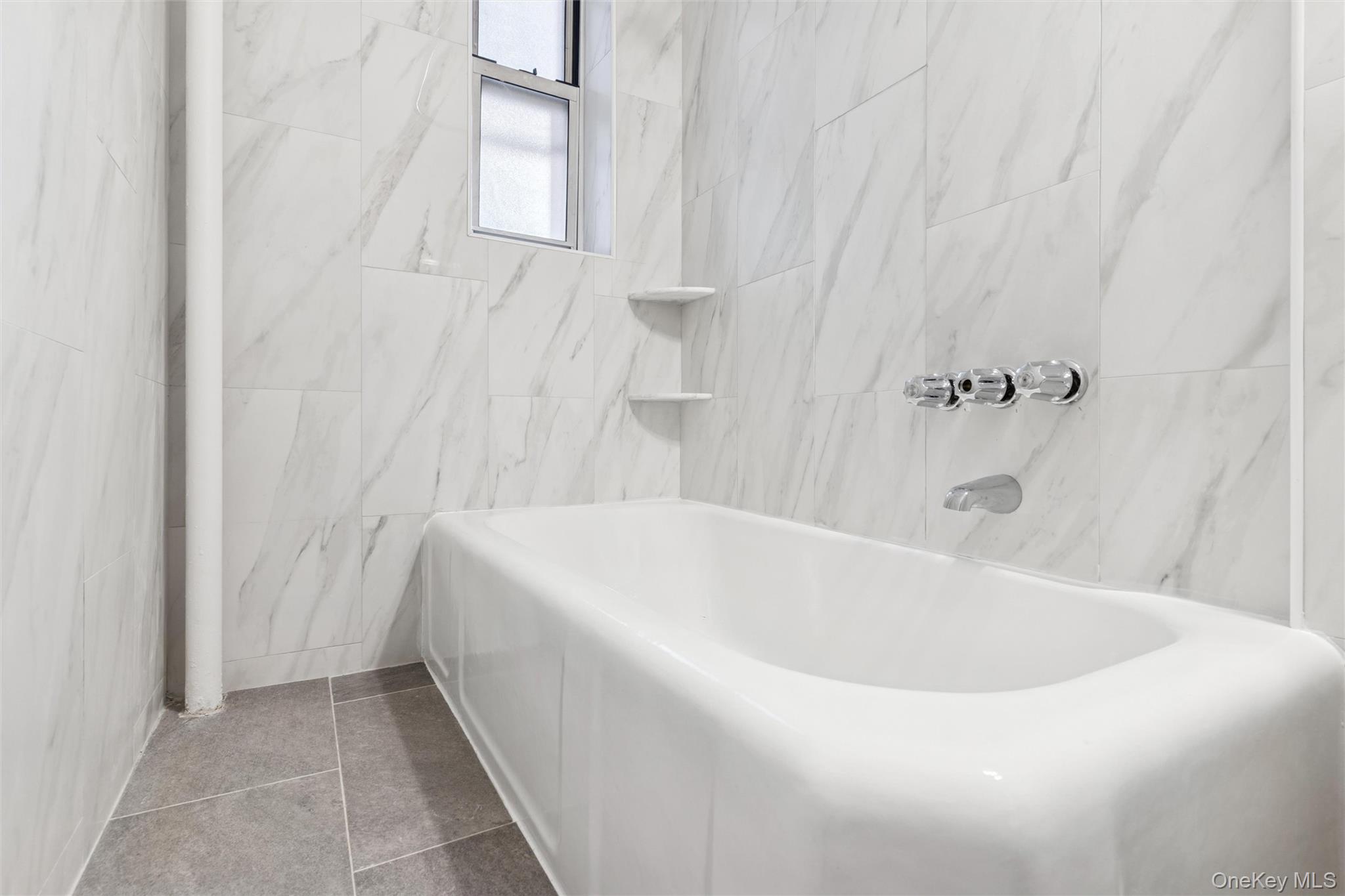 #11 photo, 67-12 Yellowstone Boulevard, クイーンズ区 Forest Hills , NY 11375