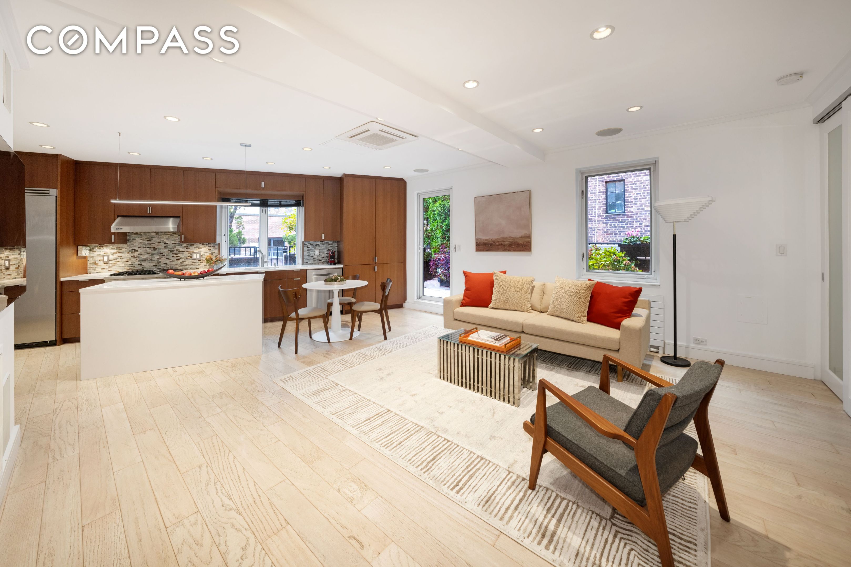 #10 photo, 314 E 41st Street, マンハッタン Murray Hill , NY 10017