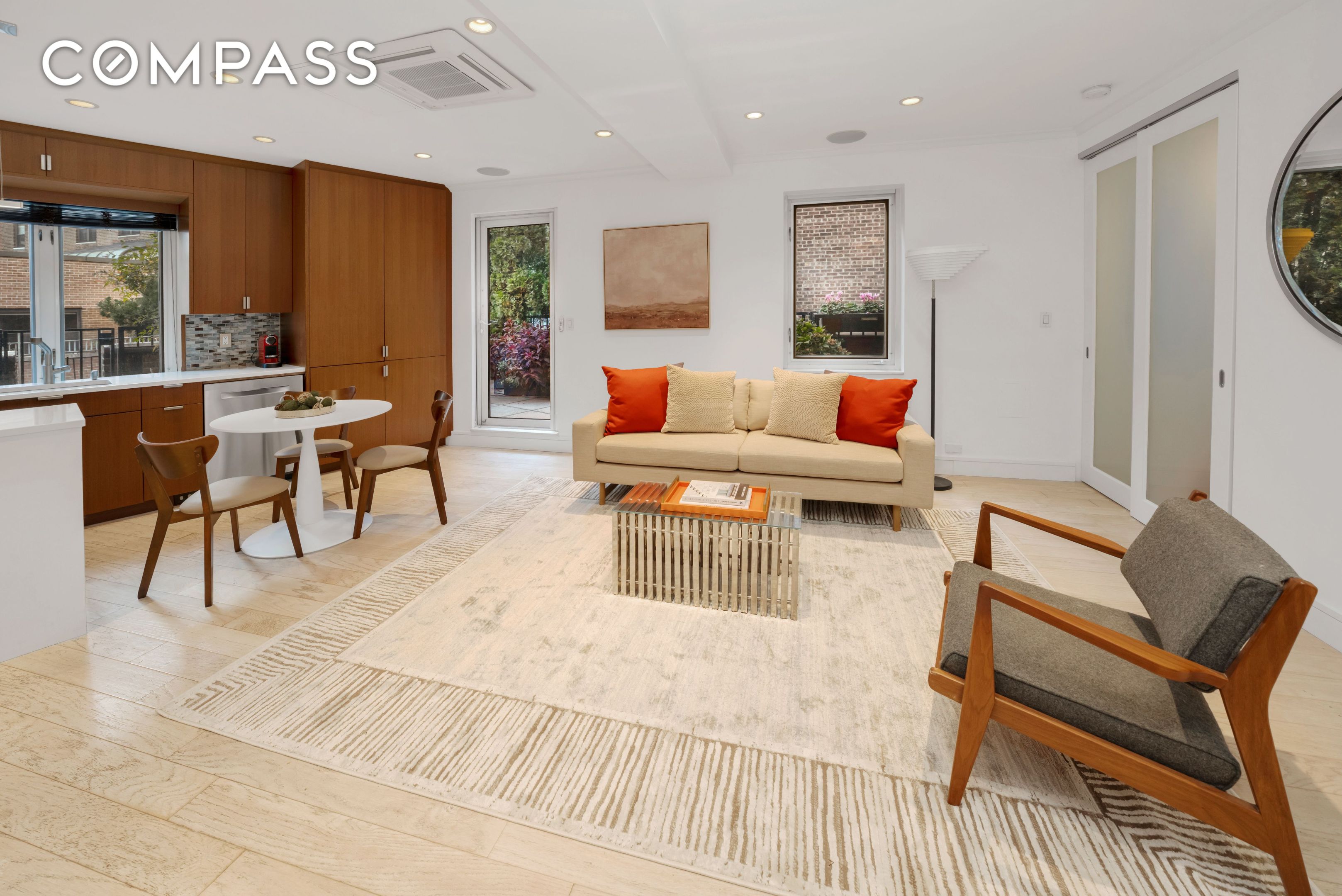 #3 photo, 314 E 41st Street, マンハッタン Murray Hill , NY 10017