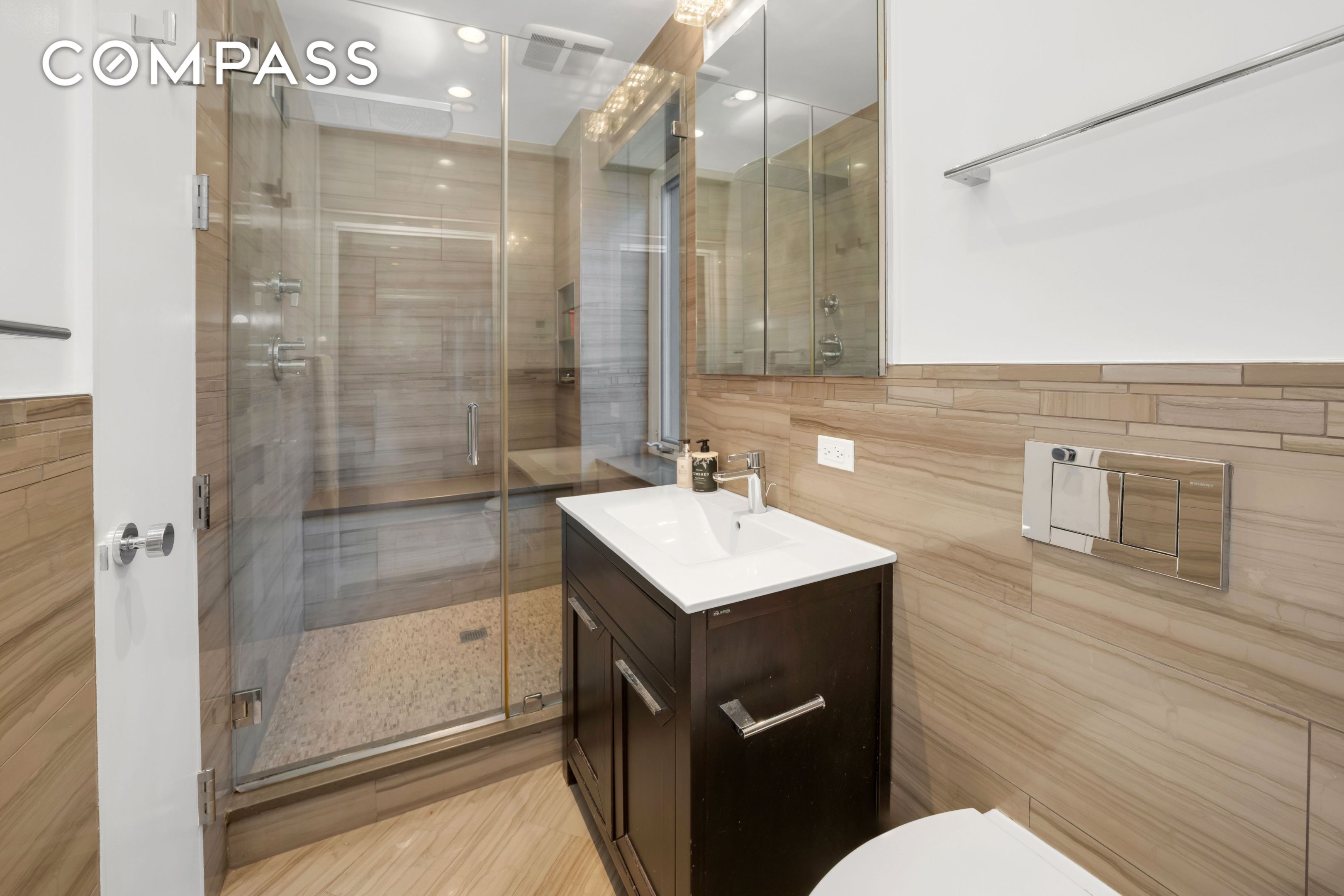 #7 photo, 314 E 41st Street, マンハッタン Murray Hill , NY 10017