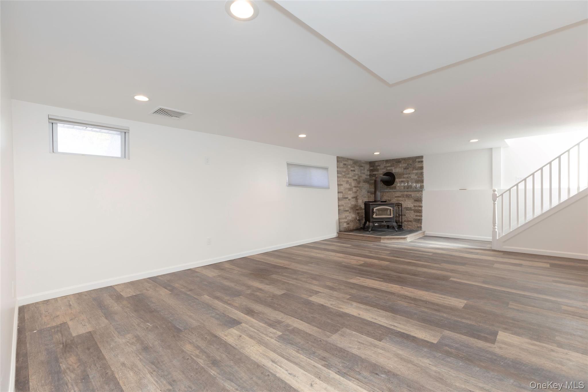 #17 photo, 10 Sharon Drive, East Patchogue , NY 11772