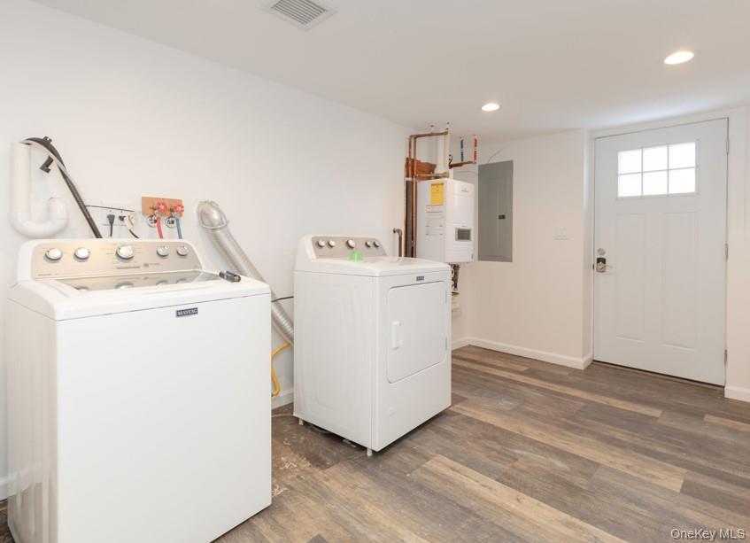 #20 photo, 10 Sharon Drive, East Patchogue , NY 11772