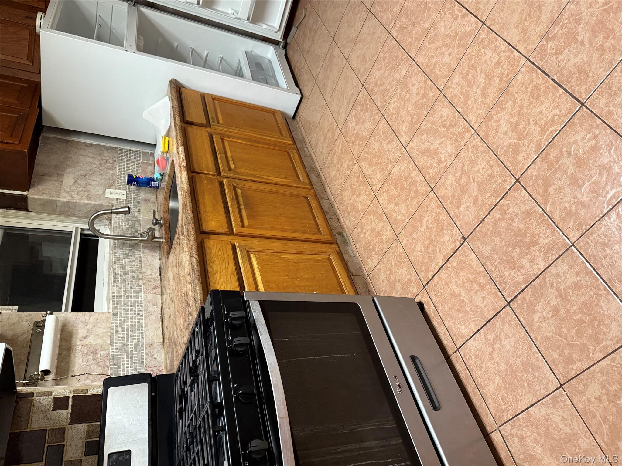 #6 photo, 1632 Saint Peters Ave Road, ブロンクス区 Bronx , NY 10461