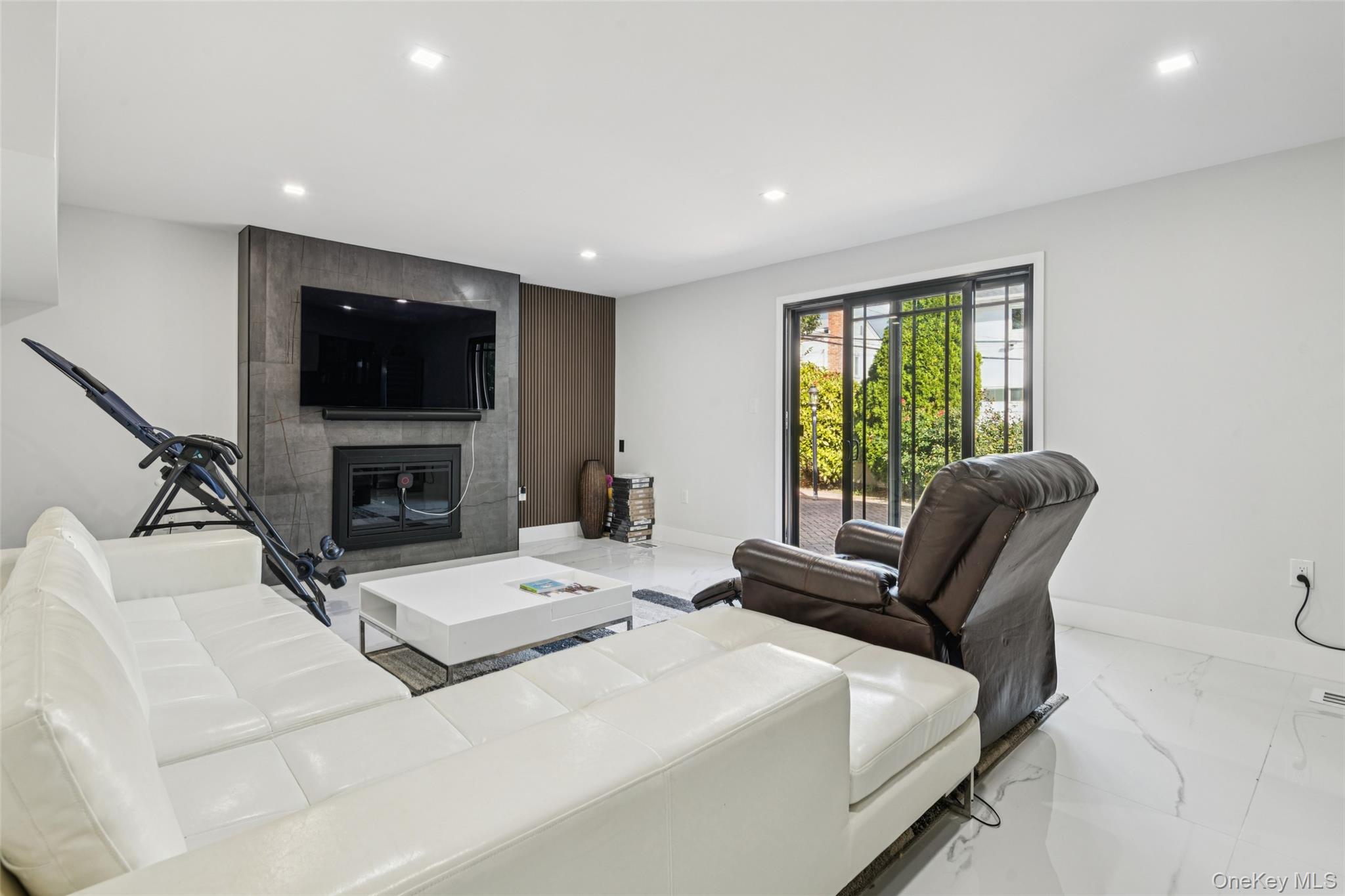 #12 photo, 5 Valley Lane, ナッソー郡 North Woodmere , NY 11581