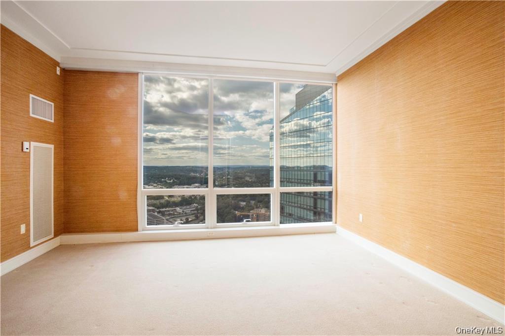 #20 photo, 1 Renaissance Square, White Plains , NY 10601