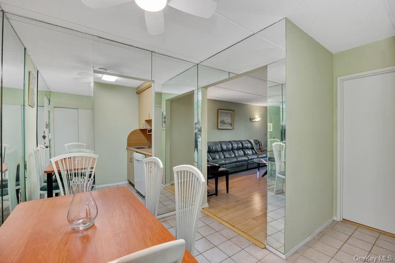 #13 photo, 135 Post Avenue, ナッソー郡 Westbury , NY 11590