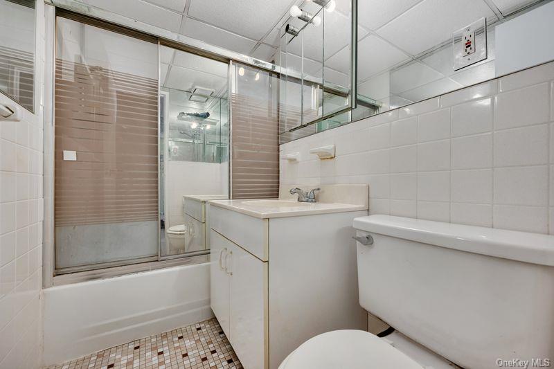 #17 photo, 135 Post Avenue, ナッソー郡 Westbury , NY 11590