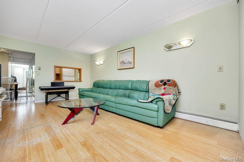 #5 photo, 135 Post Avenue, ナッソー郡 Westbury , NY 11590