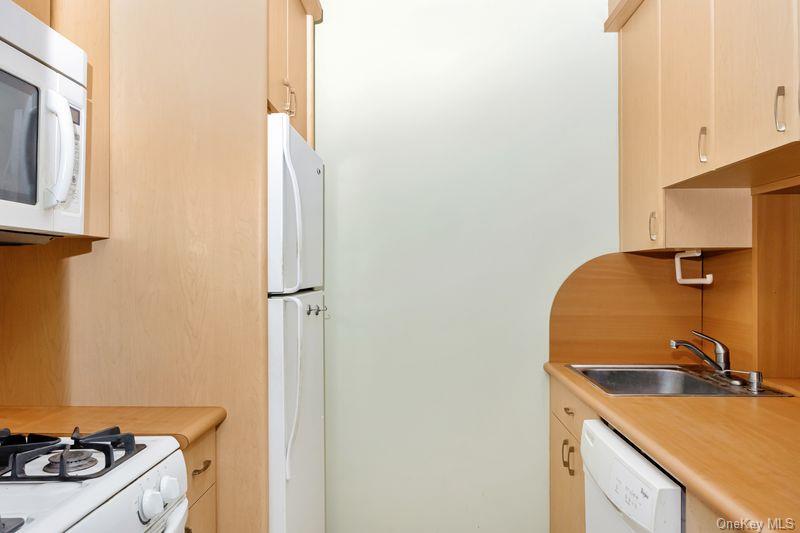 #7 photo, 135 Post Avenue, ナッソー郡 Westbury , NY 11590