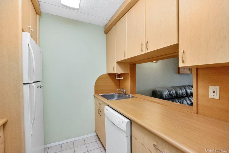 #9 photo, 135 Post Avenue, ナッソー郡 Westbury , NY 11590